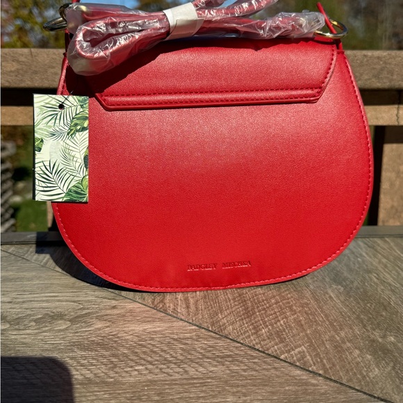 NWT Badgley Mischka Red Saddle Purse Vegan Leather Crossbody Purse - Picture 4 of 10